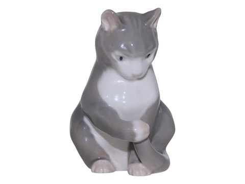 Bing & Grondahl figurineGrey / white cat playing