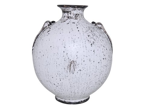 Kähler art potteryVase by Svend Hammershoi from 1920-1930.