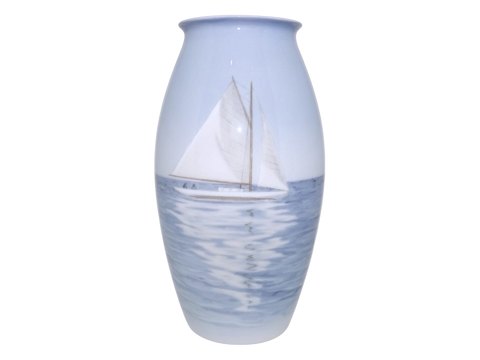 Bing & Grondahl, Vase with sailship