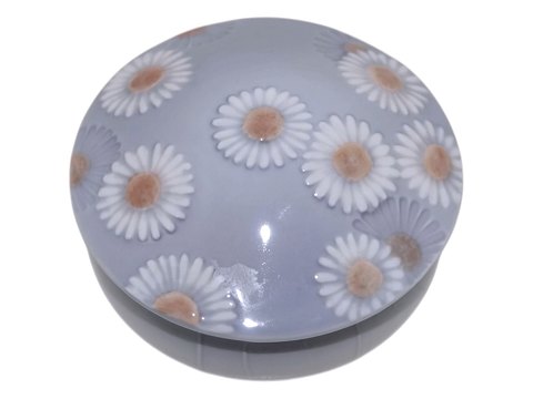 Bing & GrondahlArt Nouveau bonbonniere with daisies in relief