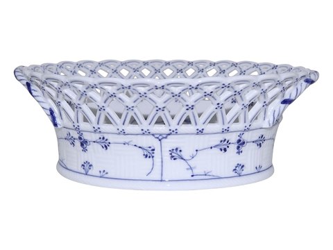 Blue Fluted Full LaceOblong fruit basket from 1898-1923