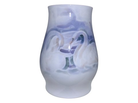 Bing & GrondahlLarge unique vase with early Art Deco features with swans by Valdemar Jørgensen from around 1920-1930